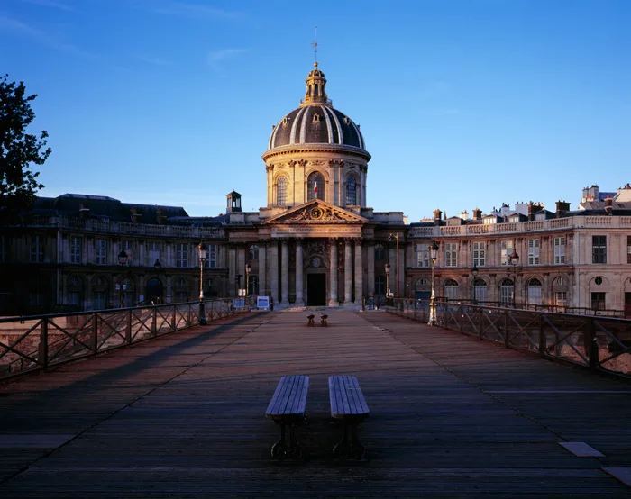 Covid-19, Institut de France - Pont des Arts, Paris, France