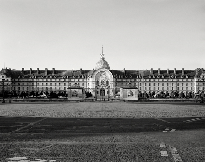 Covid-19, HÃ´tel des Invalides, Paris, France - Tirage Noir et Blanc